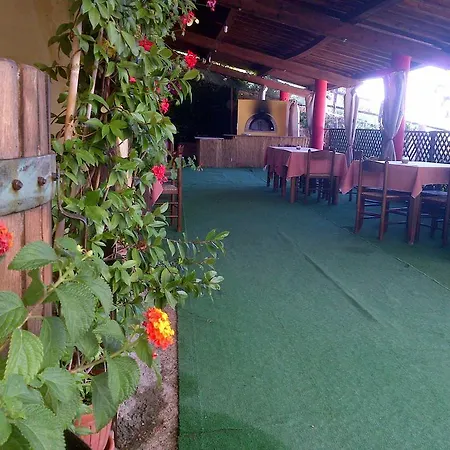 Aia Di Lazzaro Farm stay