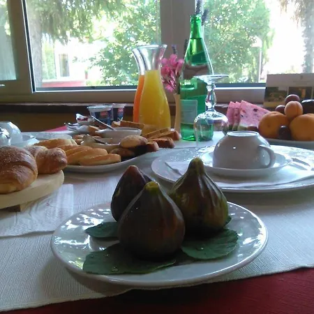 Aia Di Lazzaro Farm stay